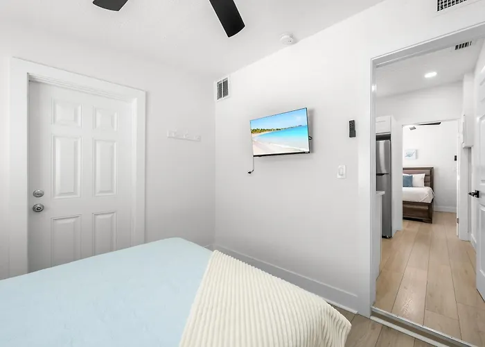 20 Kendall 1 * Clearwater Beach